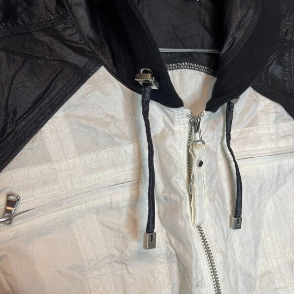 Zenergy Chicos 1 Women Classic Clean Girl Nylon Full Zip Activewear Vest Medium - Picture 5 of 10